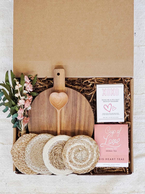 Love Gift Box With Wood board, Wood Spoon, Tea And Cookies - Round - La Belle Kinky
